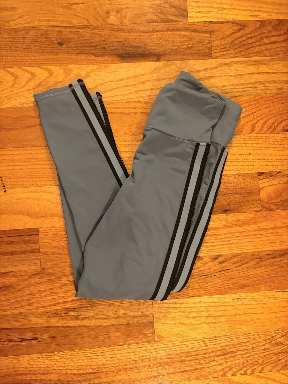 MICHI Grey/Blue Leggings with black ladder trim in size small